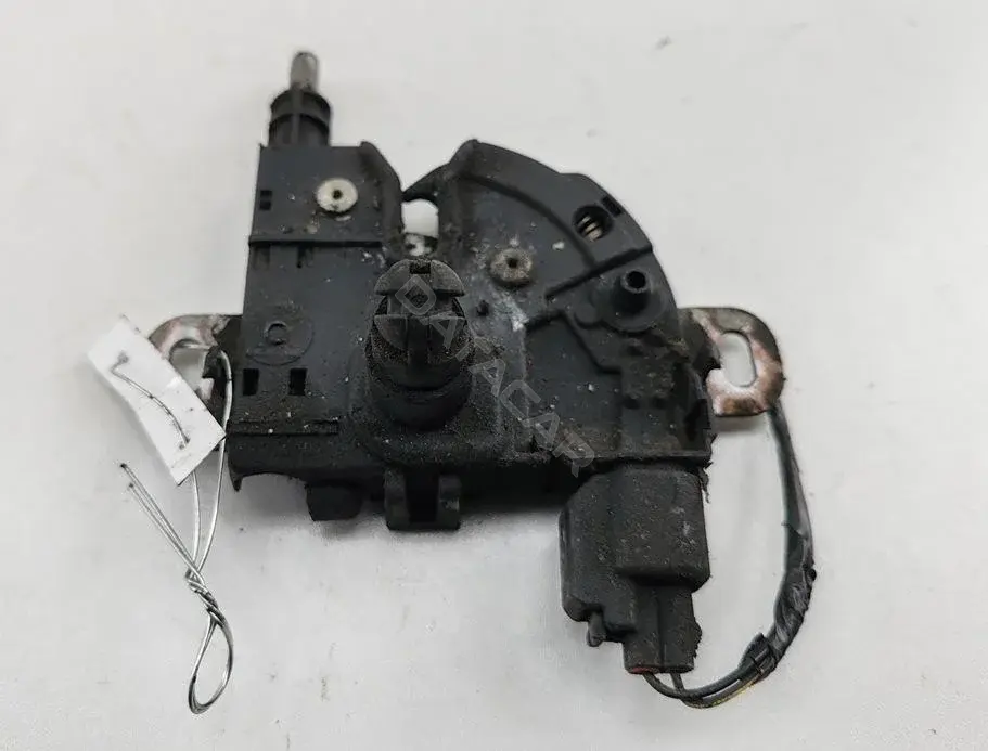Замок капота 3M51AB04N25