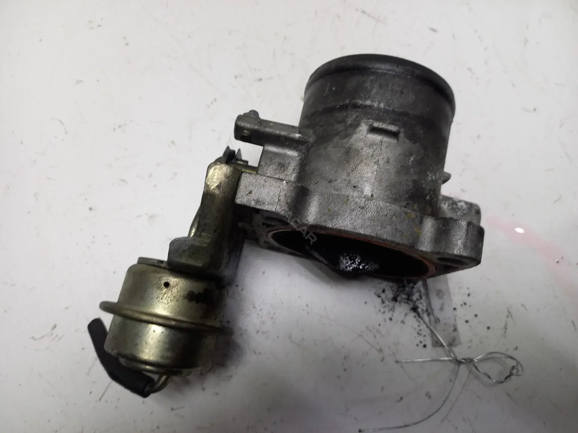 Дроссельная заслонка RDB605023827