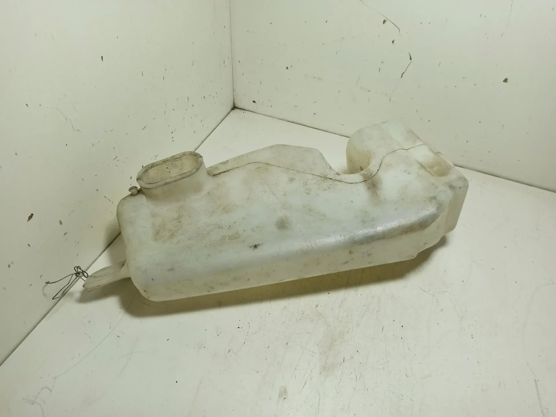 Бачок омывателя 8200609549