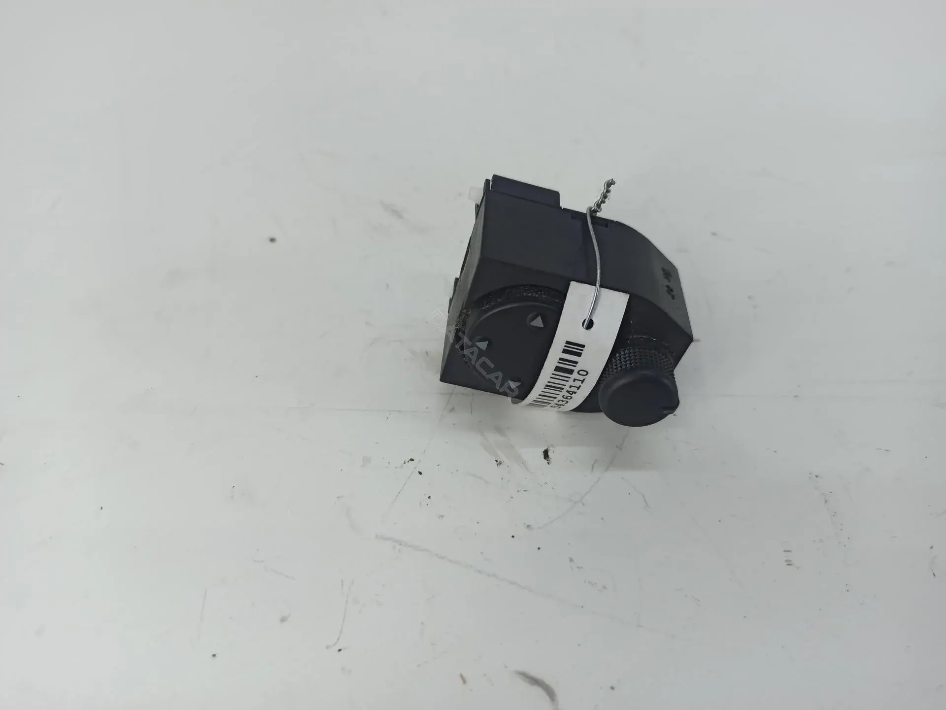 Джойстик регулировки зеркал 8D0959565A