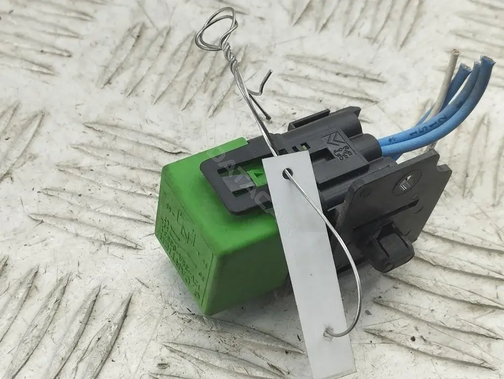 Реле вентилятора 12V35A03531