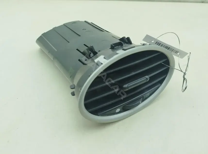 Дефлектор обдува салона 4M51A014L21AD