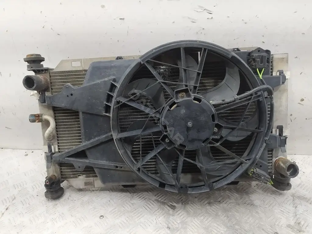 Радиатор охлаждения 98AB8K276GB