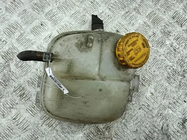Расширительный бачок 90530688