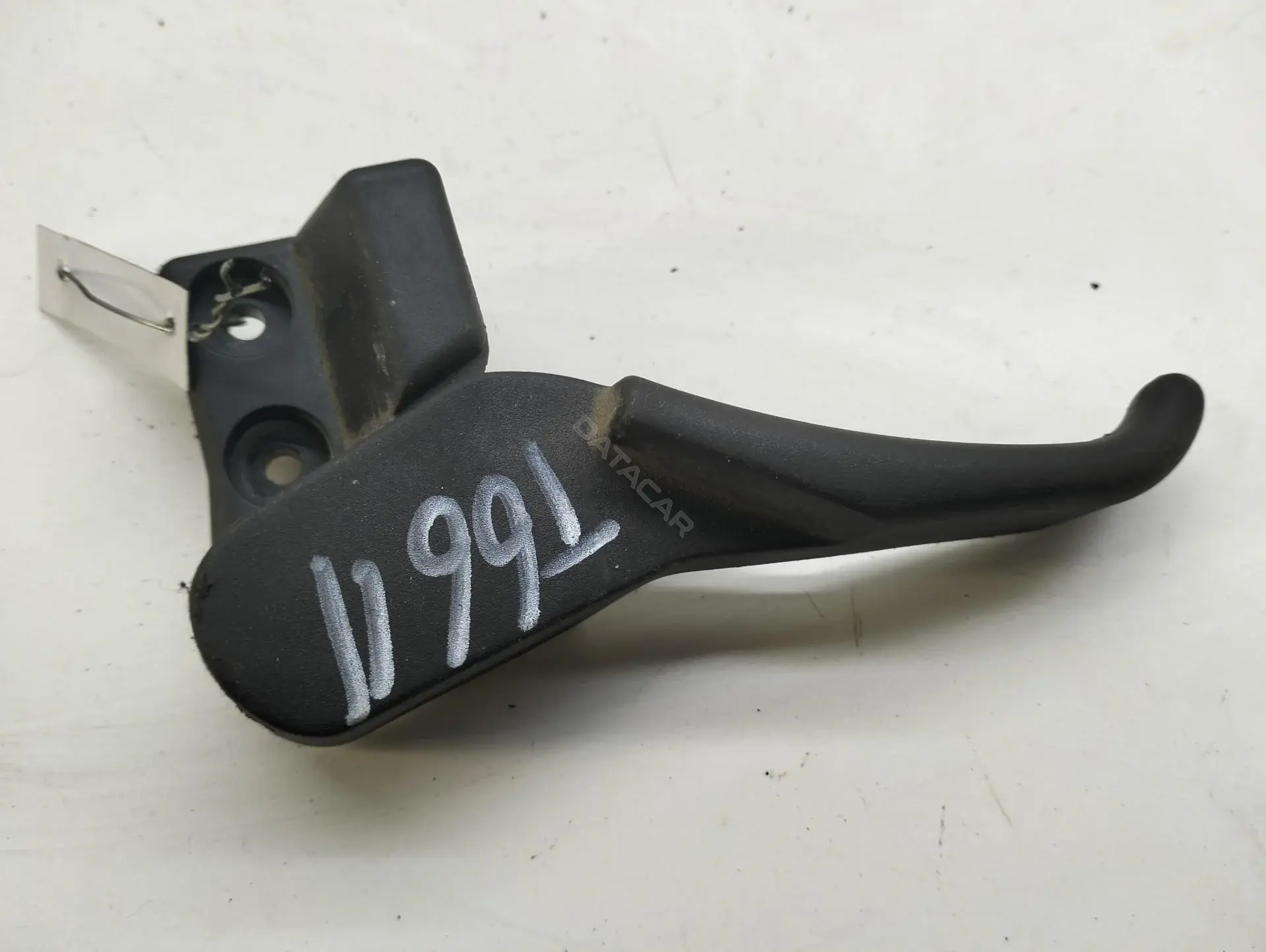 Ручка открывания капота 3B1823533