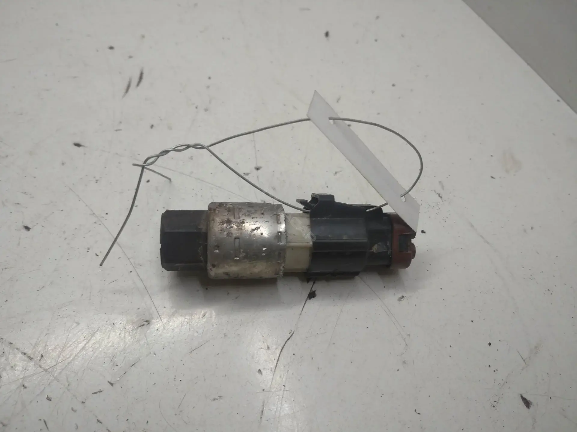 Датчик давления кондиционера 95BW19E561AA