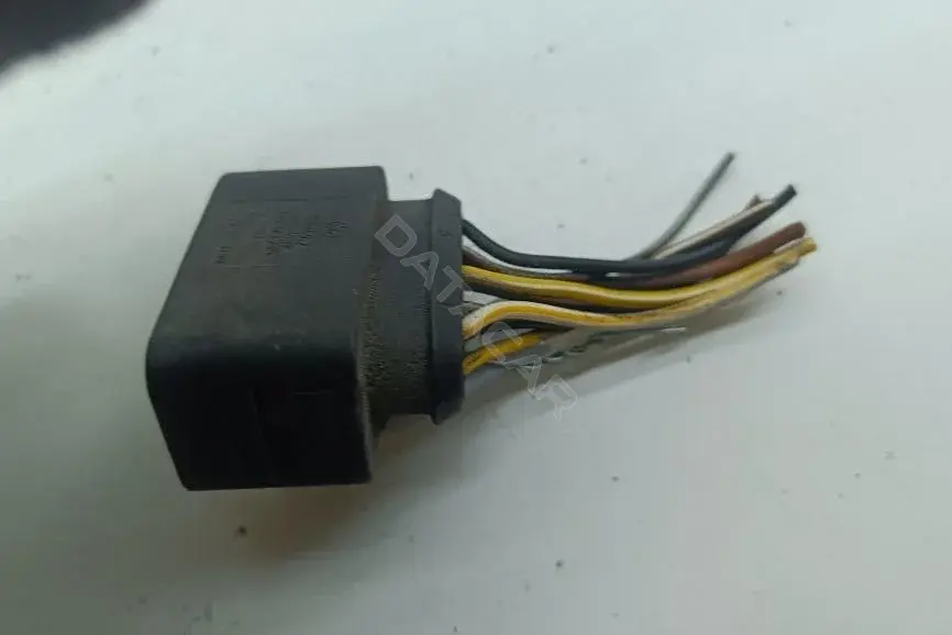 Разъем (фишка) проводки 1J0973735