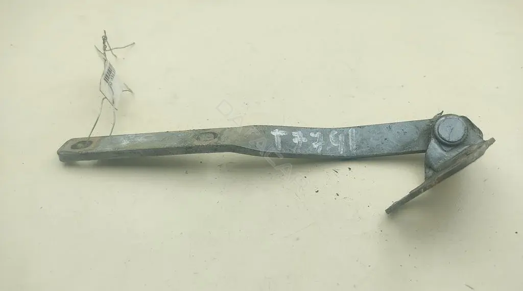 Петля капота 1U0823302