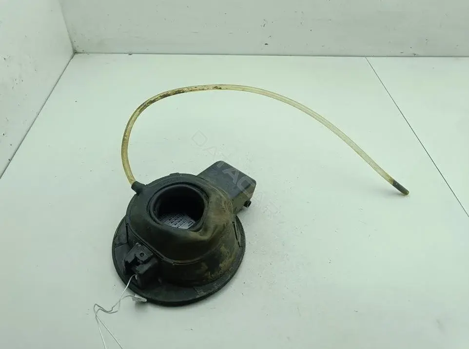 Крышка лючка топливного бака 3u5010809g
