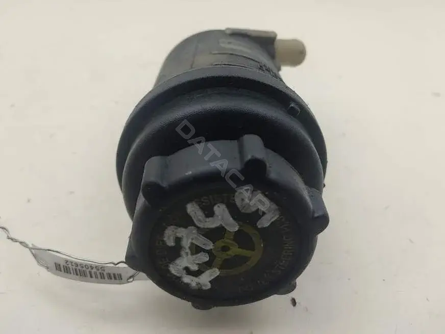 Бачок гидроусилителя 6C913R700DB