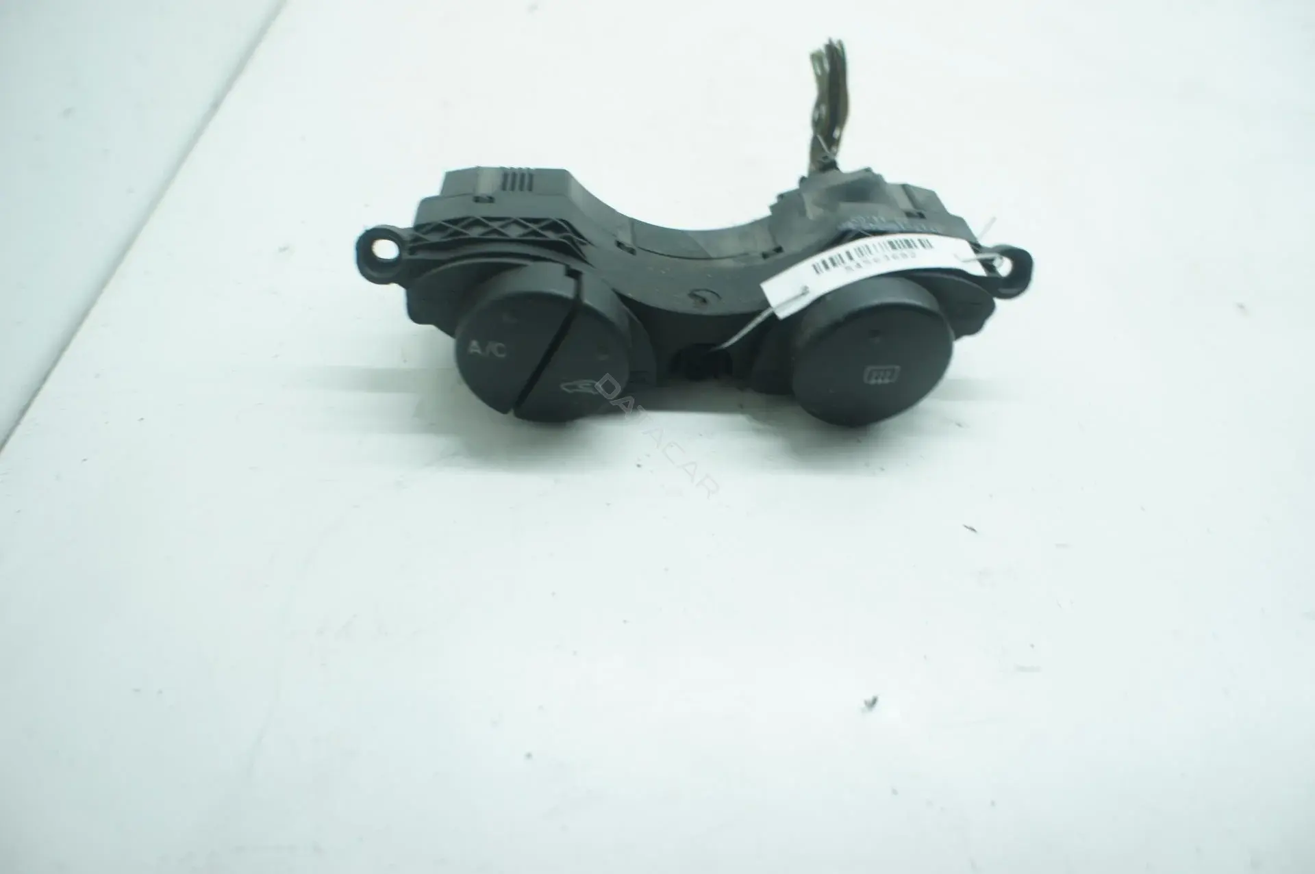 Кнопка кондиционера 2T1T19A945BA