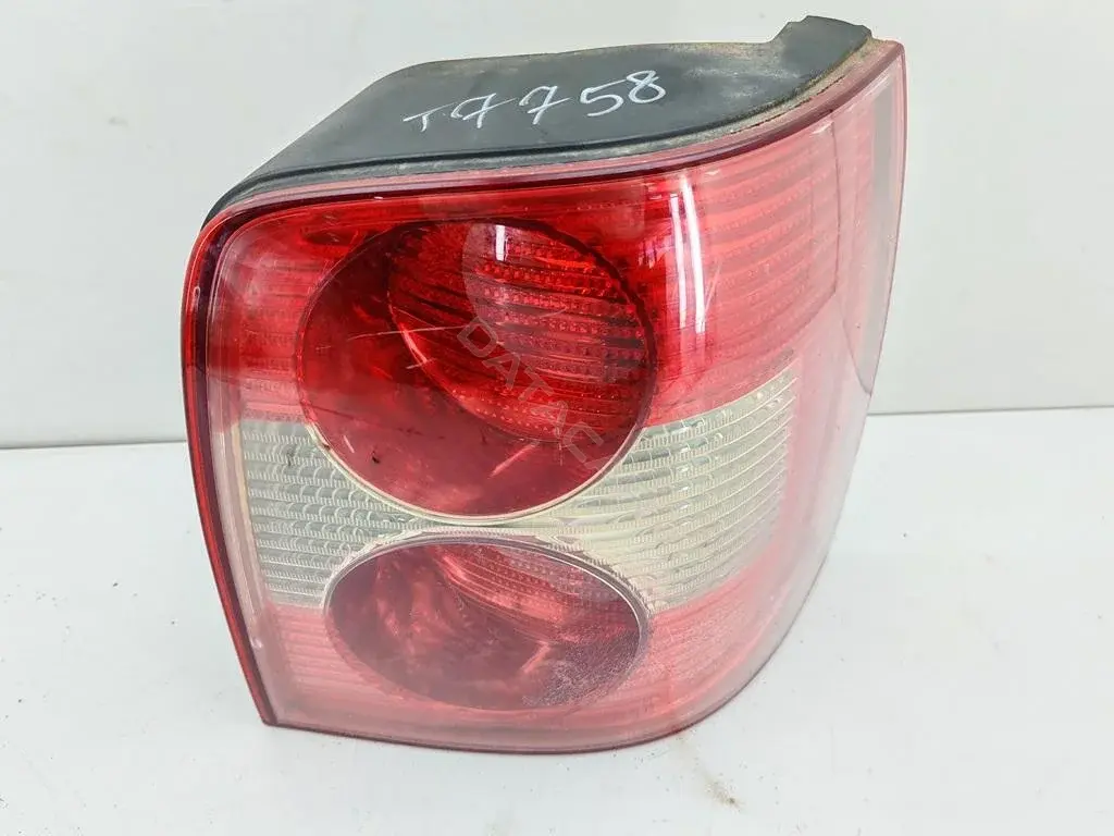 Задние фонари 3B9945096AA