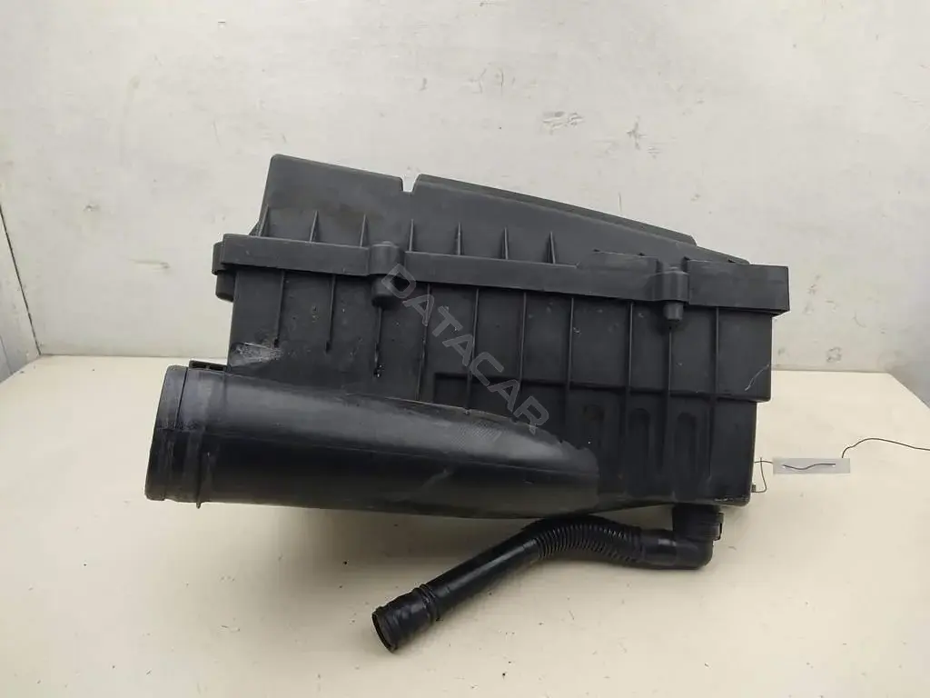 Корпус воздушного фильтра 3C0129607