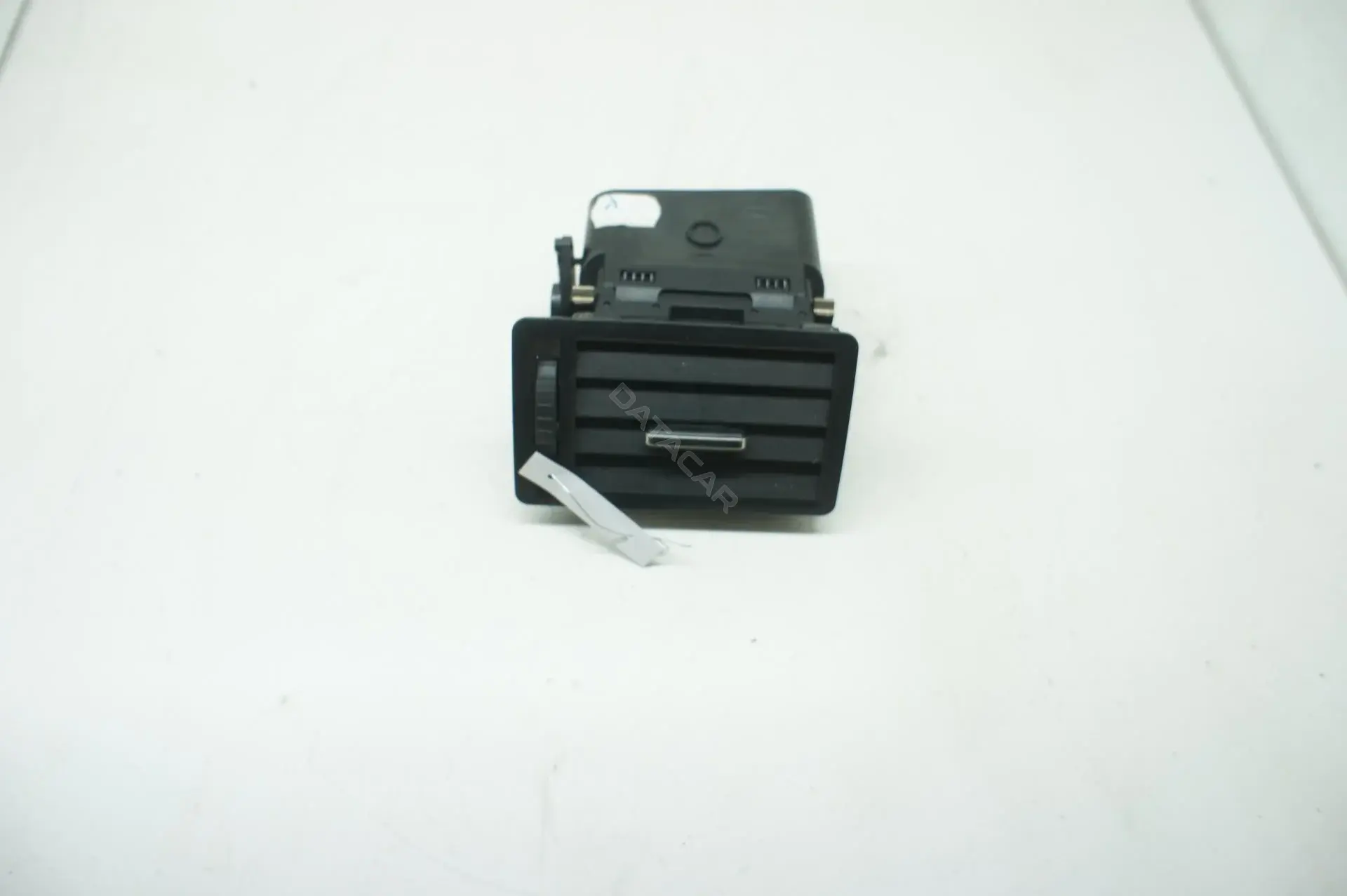 Дефлектор обдува салона 3M51R014L21BD