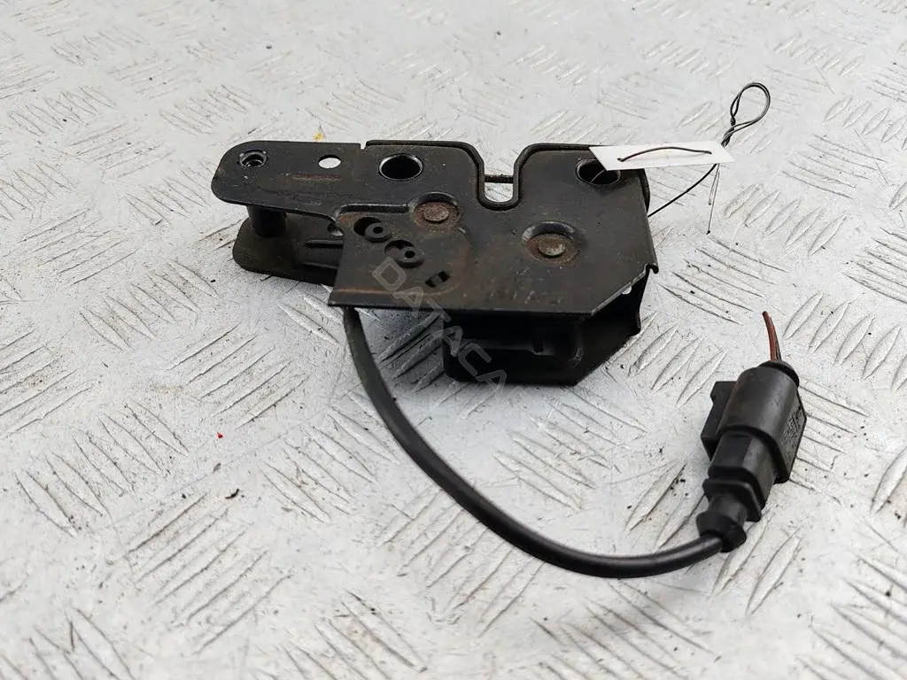Замок капота 1J0823509