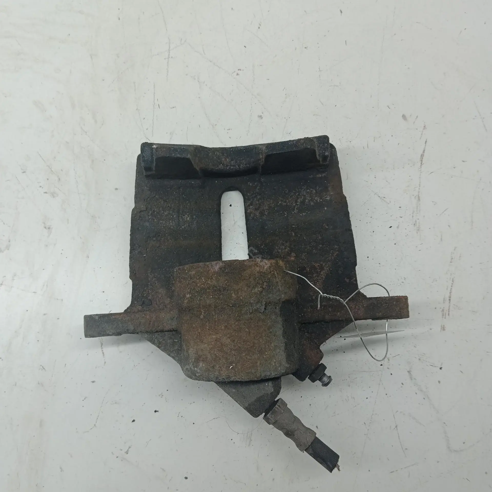 Суппорт тормозной 02041128BOSCH