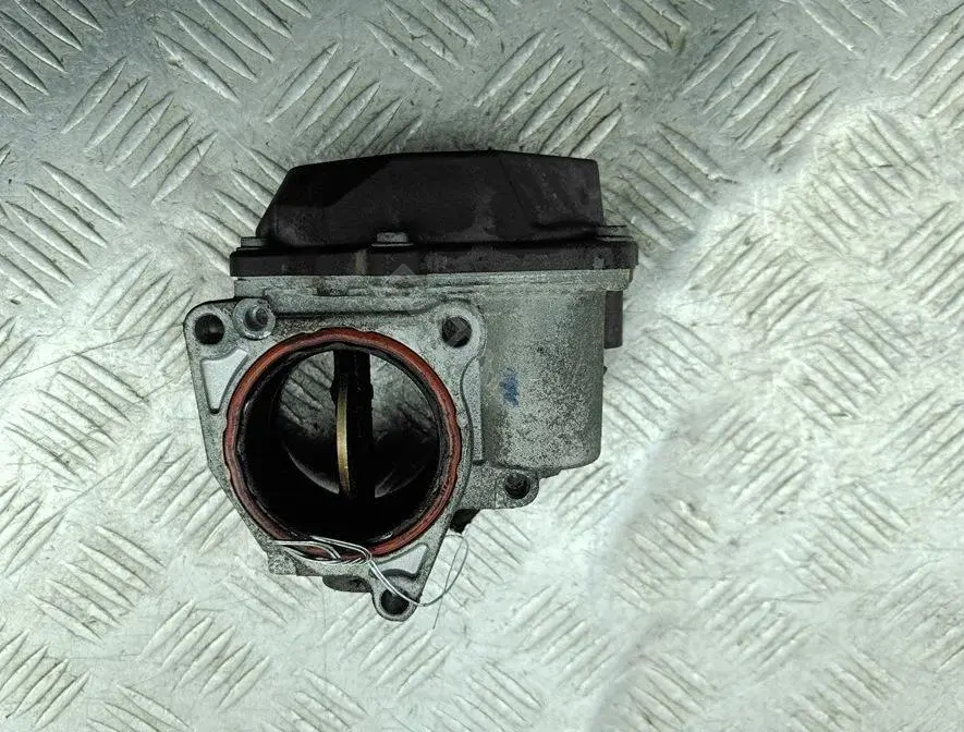 Дроссельная заслонка 03G128063A