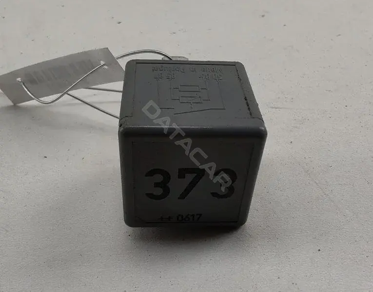 Реле вентилятора 8D0951253A