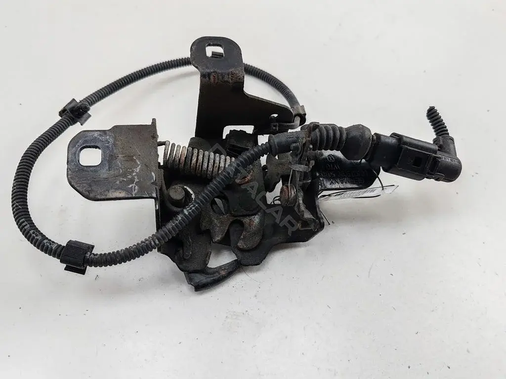 Замок капота 1J0823509C