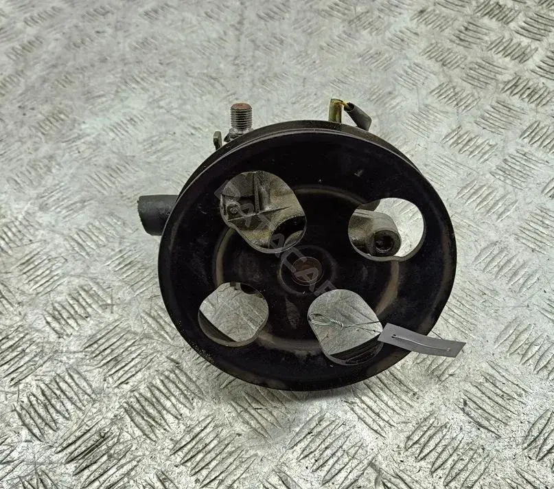 Насос гидроусилителя руля MR916044