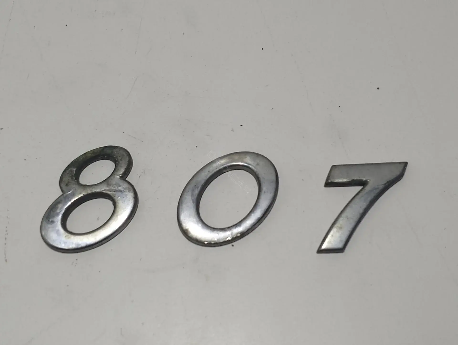 Эмблема 807