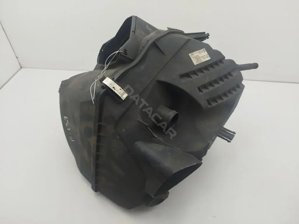 Корпус воздушного фильтра 4F0133835E