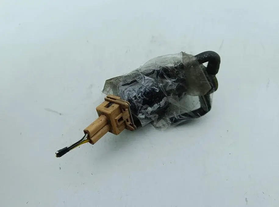Насос омывателя 93BB17K624BA
