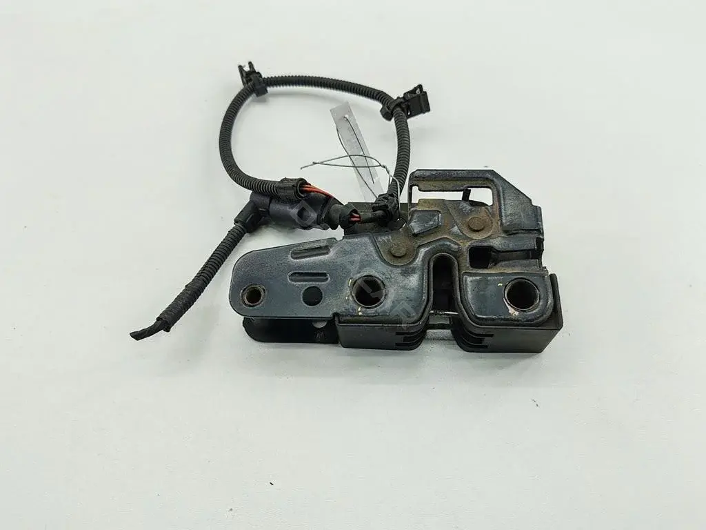 Замок капота 1T0823509B