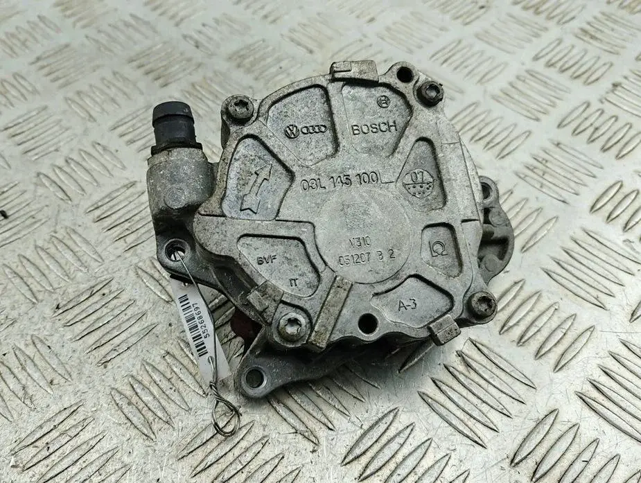 Вакуумный насос 03L145100