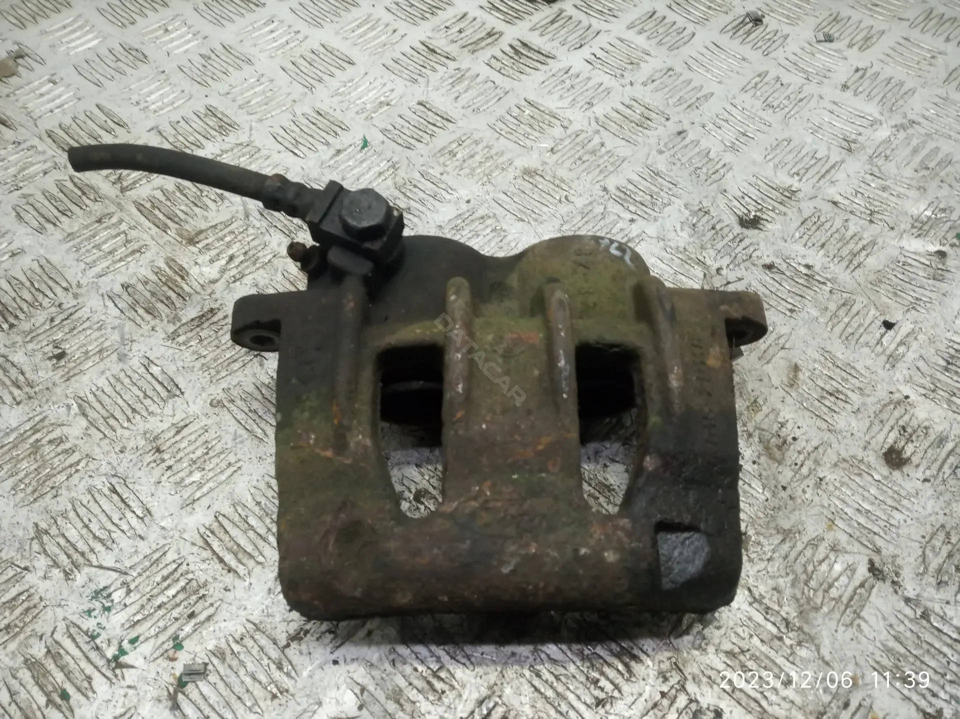Суппорт тормозной c152b118