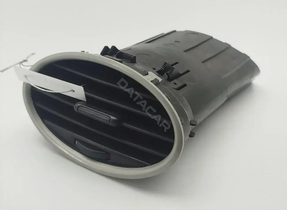 Дефлектор обдува салона 4M51A014L21AD