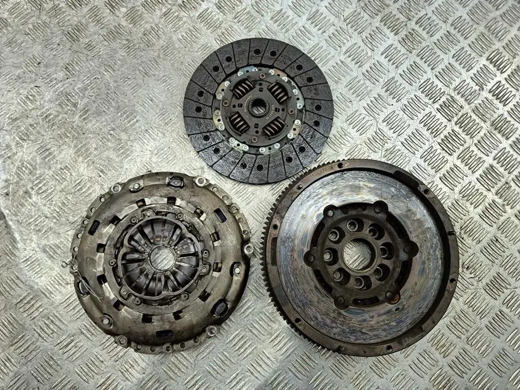 Маховик 325024110, 8C116477CA