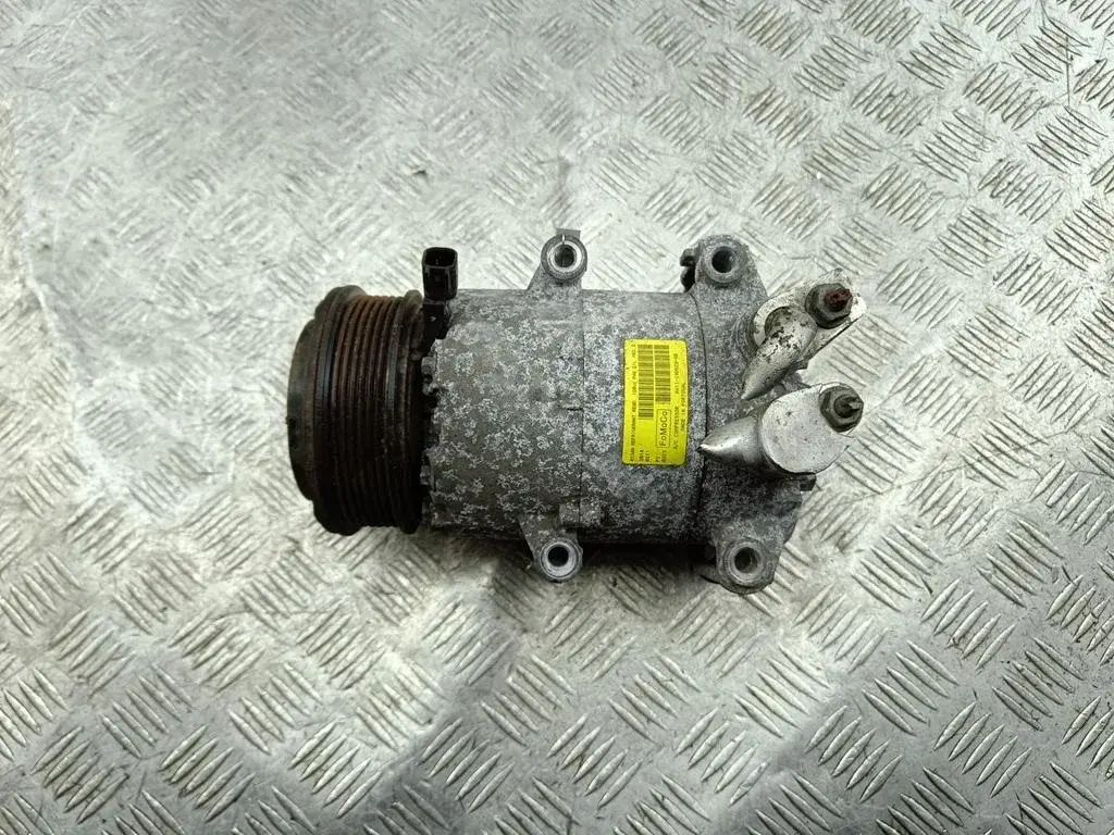 Компрессор кондиционера AV11-19D629-AB