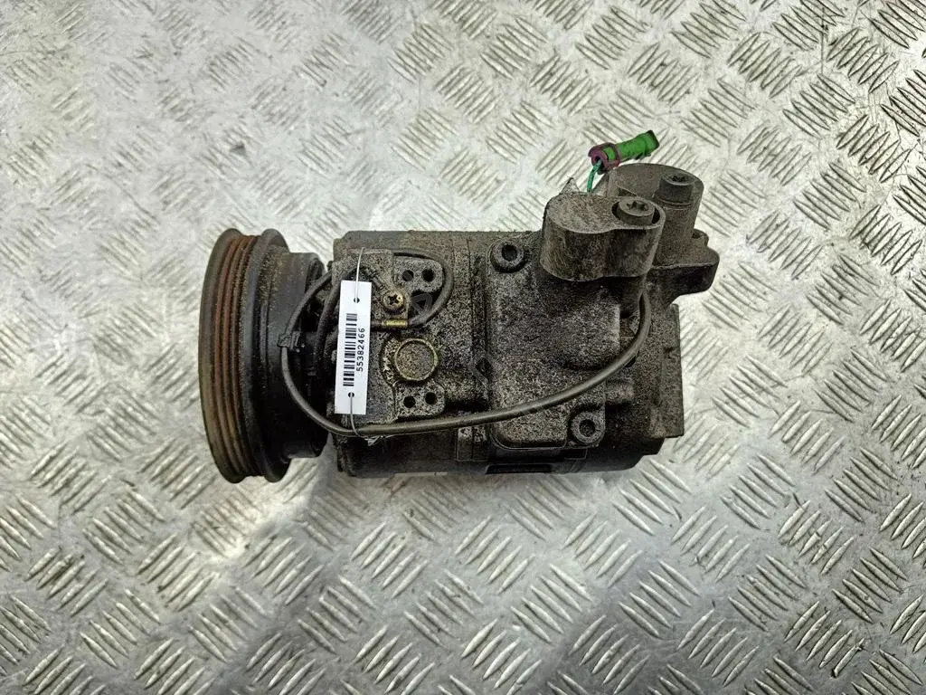 Компрессор кондиционера 8D0260808