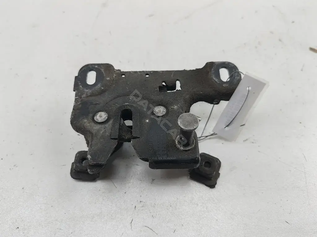 Замок капота 8D0823509E