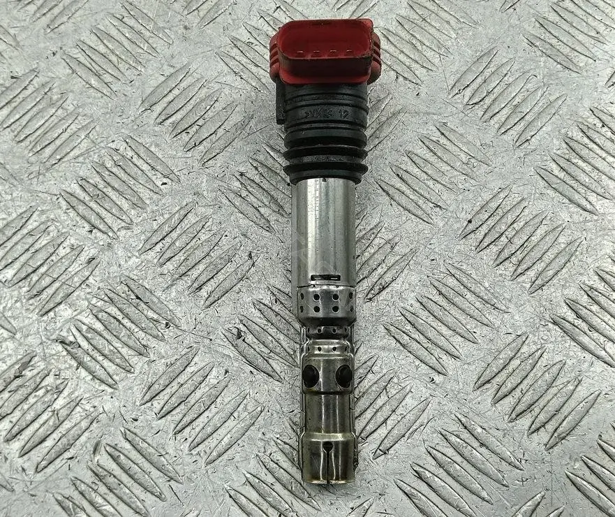 Катушка зажигания 06C905115M
