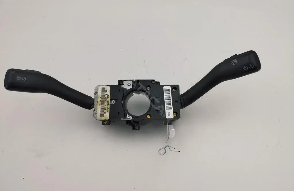 Переключатель подрулевой 8L0953513G.4B0953503F