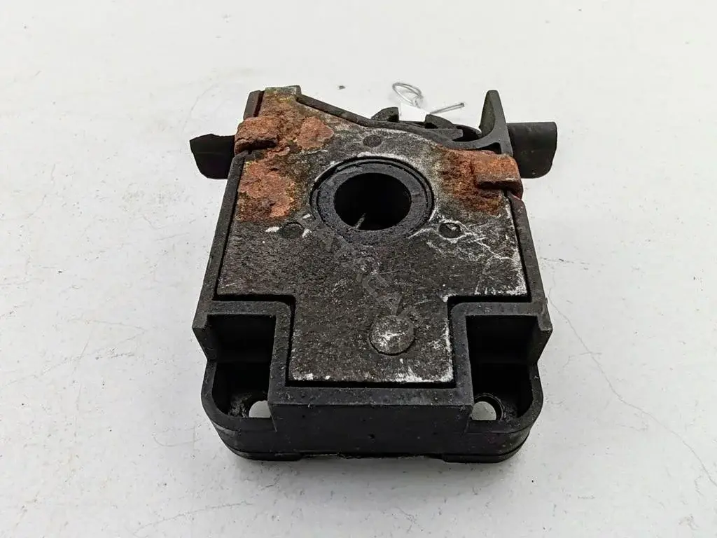 Замок капота 8203859
