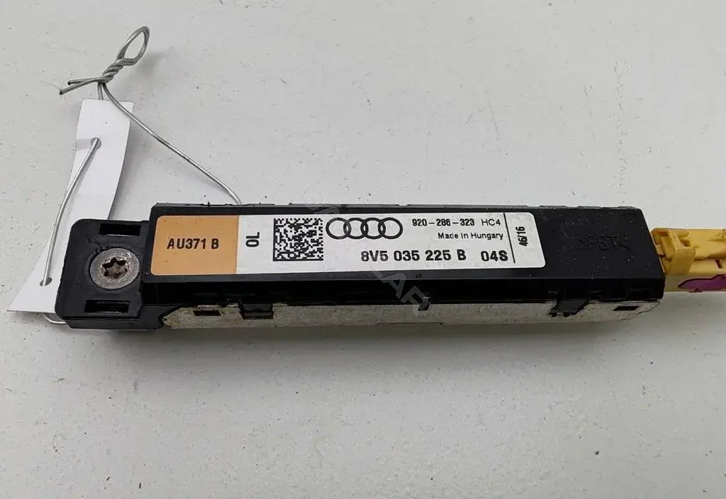 Усилитель антенны 8V5035225B
