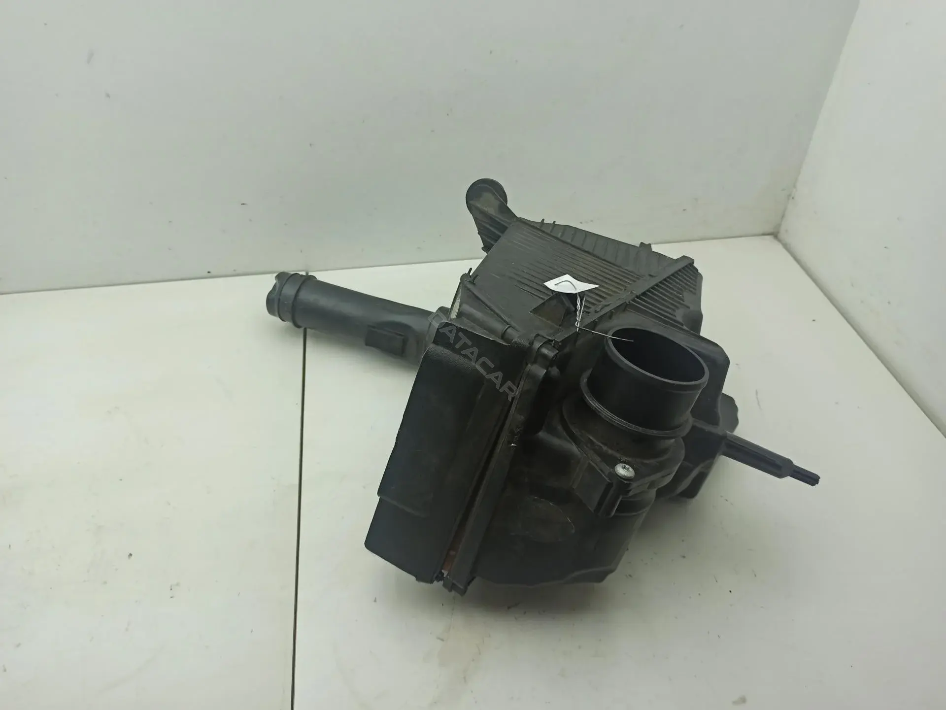 Корпус воздушного фильтра 165009093R
