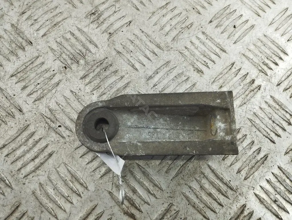 Кронштейн радиатора 55429177