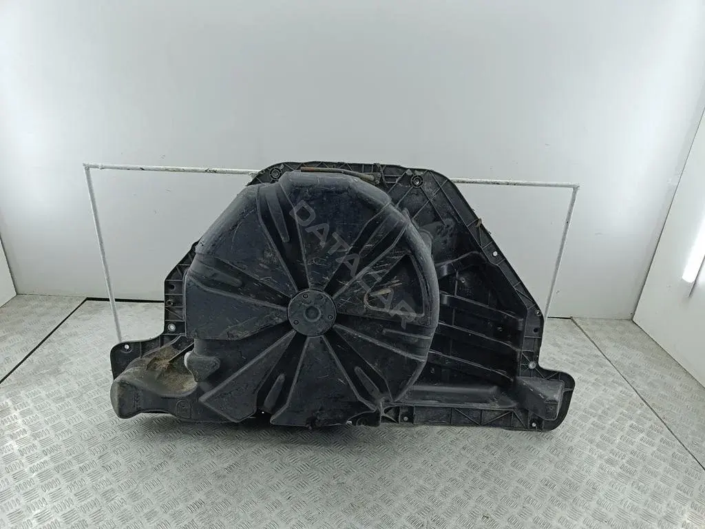 Ниша запасного колеса 8200255982