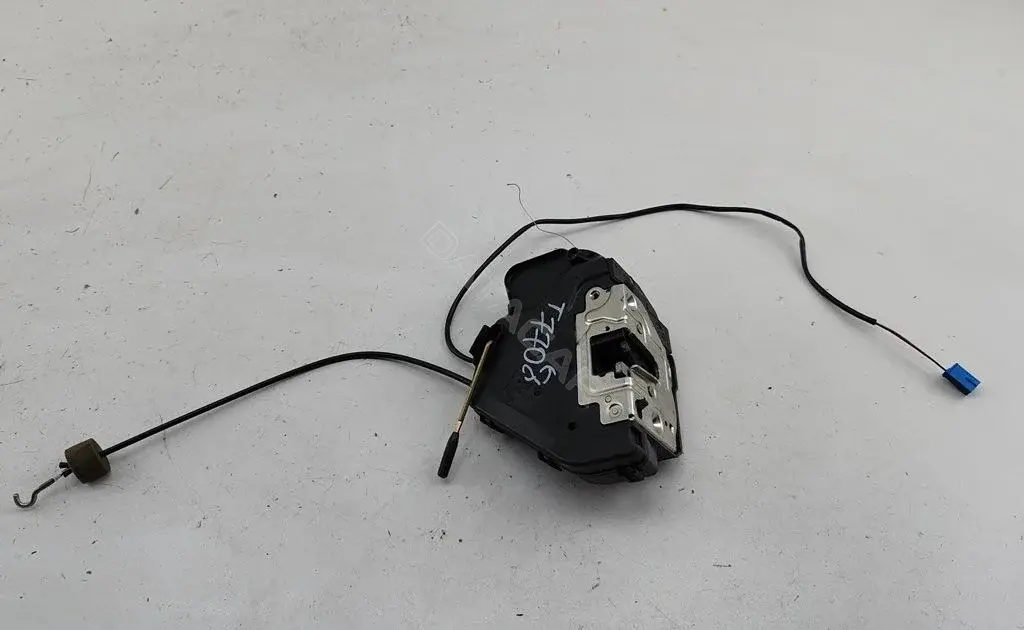 Замок двери 2037300135