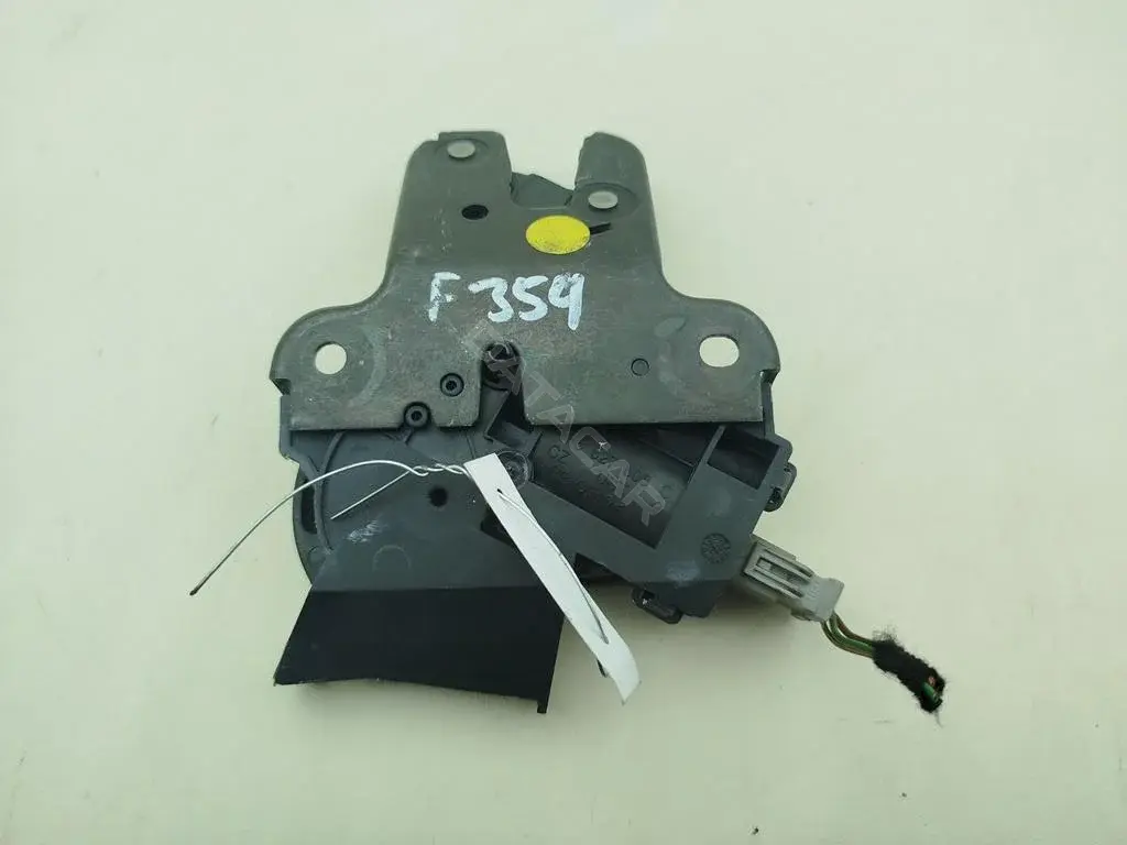 Замок крышки багажника 4F5827505C