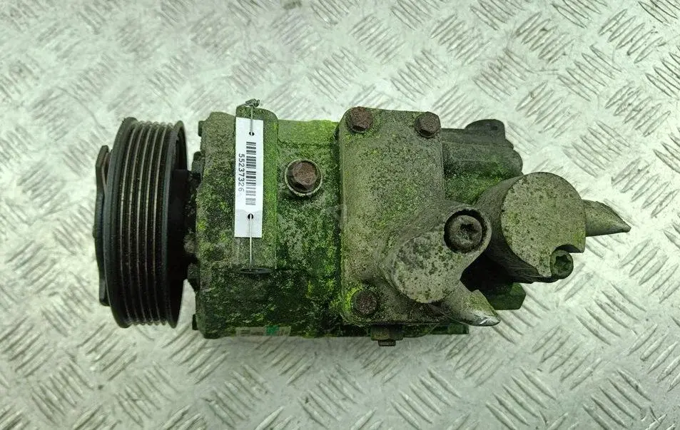 Компрессор кондиционера 1K0820803S