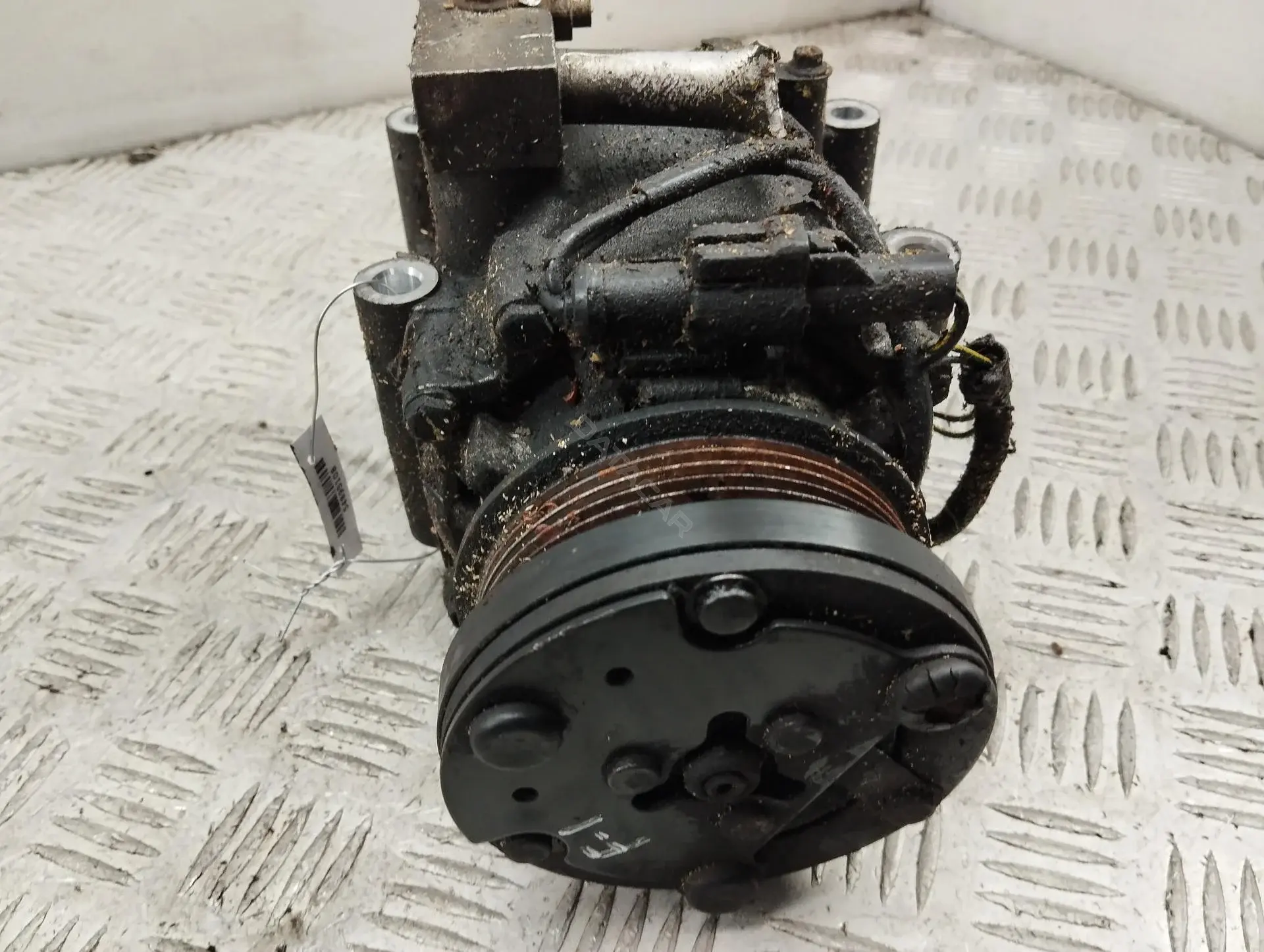 Компрессор кондиционера XS4H19D629AC