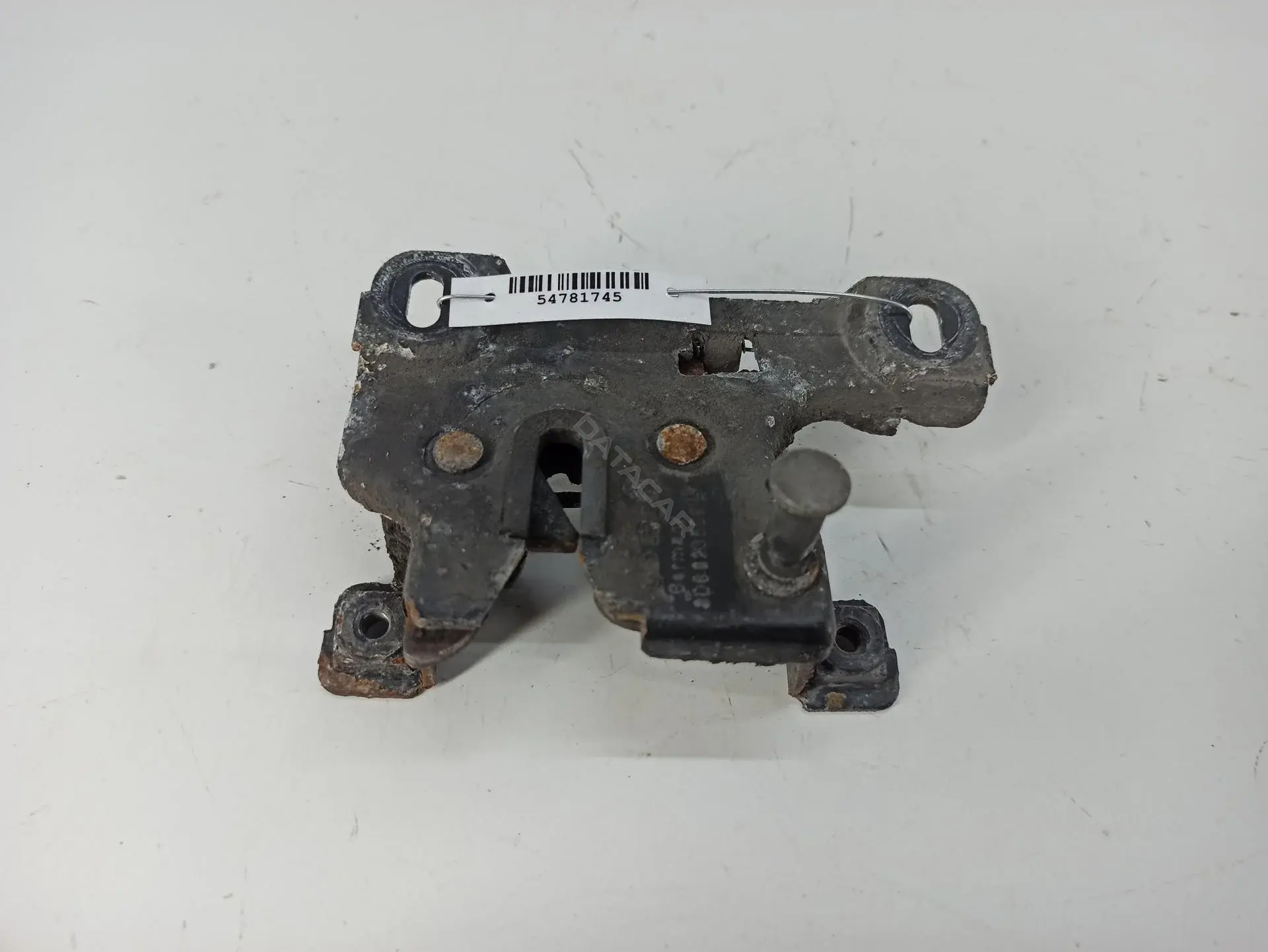 Замок капота 8D0823509