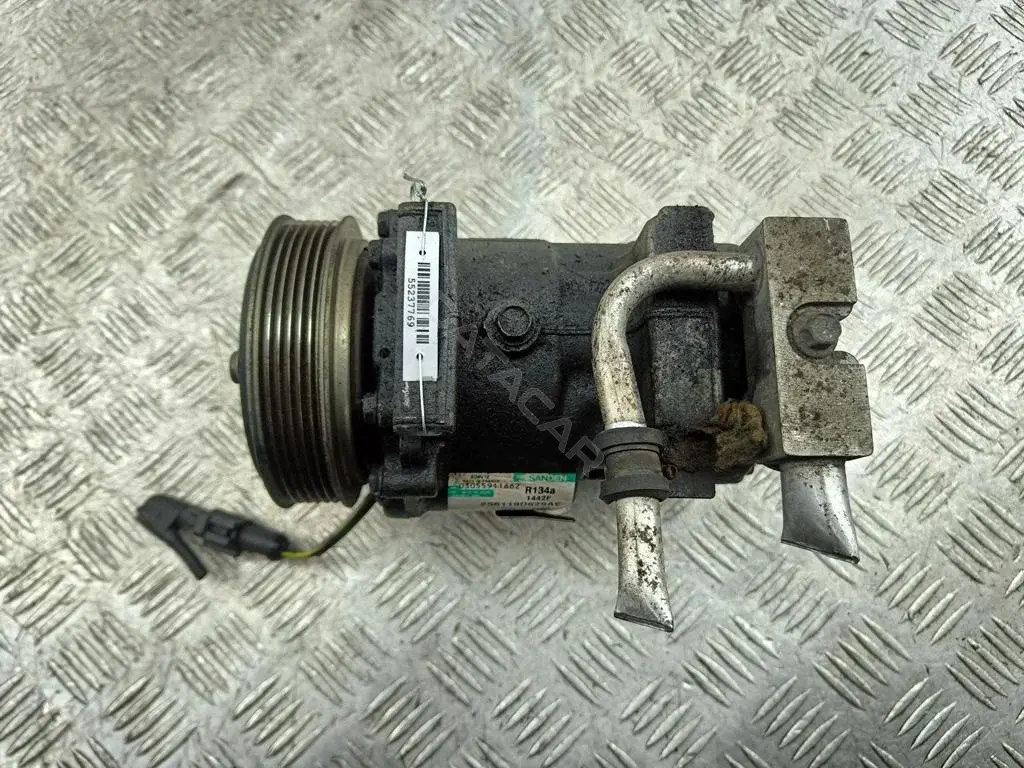 Компрессор кондиционера 2S6119D629AE