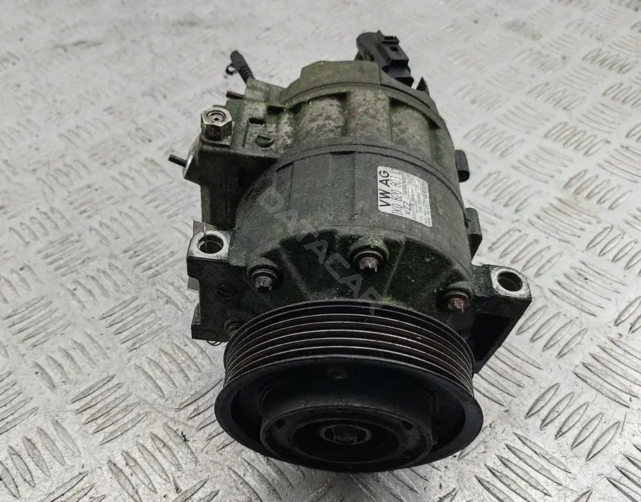 Компрессор кондиционера 1K0820803L