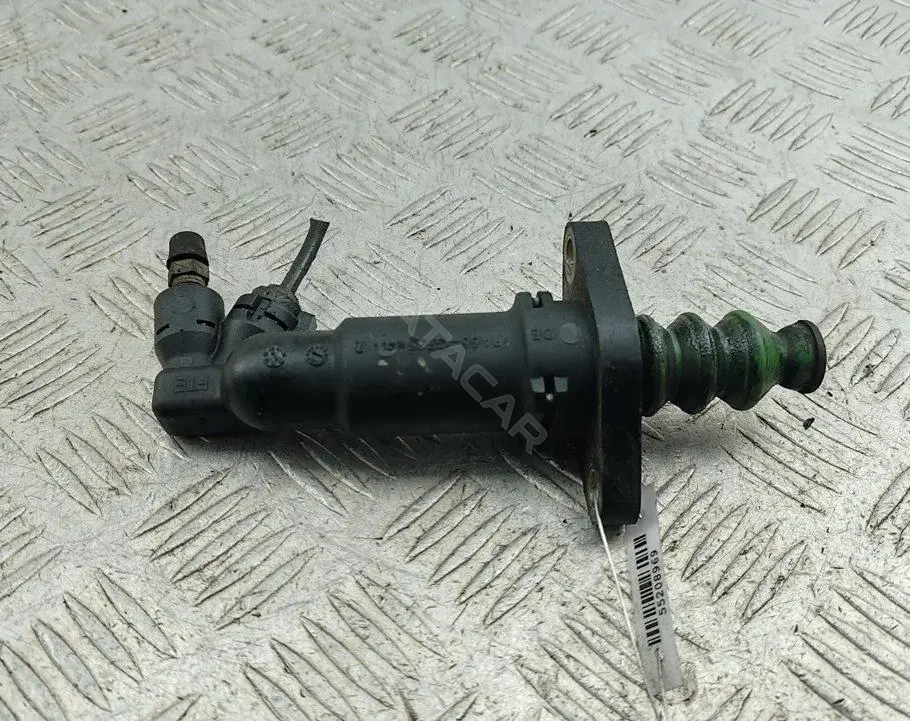 Рабочий цилиндр сцепления 1J0721261D